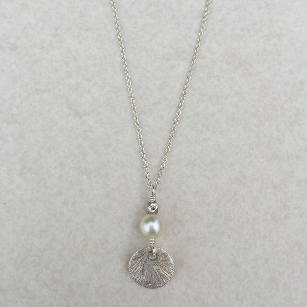 White Round Pearl With Blushed Round Silver Necklace N-14