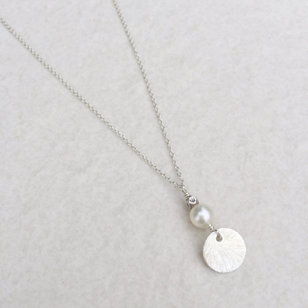 White Round Pearl With Blushed Round Silver Necklace N-14