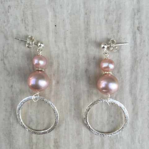 Round Pink Pearls with Silver Ring Dangle Earrings E-20