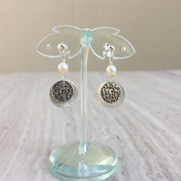 White Pearl With Puffed Silver Beads E-21